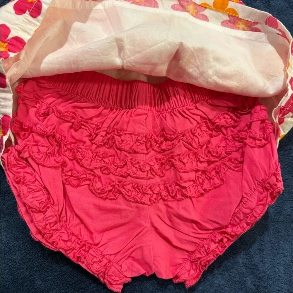Crazy 8 girls 2-piece set size 2 yrs bottoms still attached to top but no tags